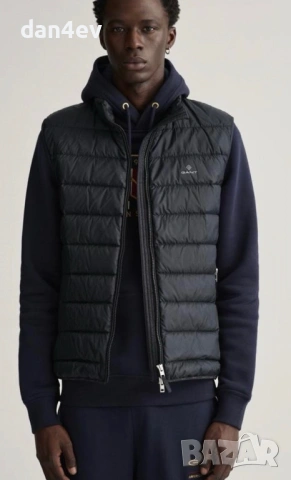 Елек GANT Men's Light Down Gilet, снимка 2 - Якета - 54194967