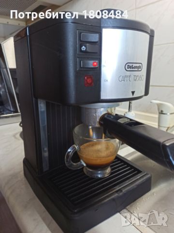 Кафемашина Делонги Тревизо с ръкохватка с крема диск, работи отлично и прави хубаво кафе с каймак , снимка 1 - Кафемашини - 46448969