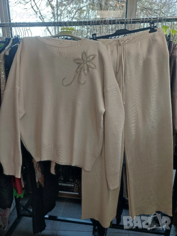 Дамски плетени комплекти