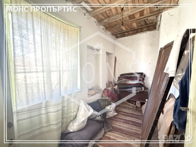 Двуетажна къща с просторен двор и гараж на тихо място в с. Караисен, обл. Велико Търново., снимка 15 - Къщи - 53825817