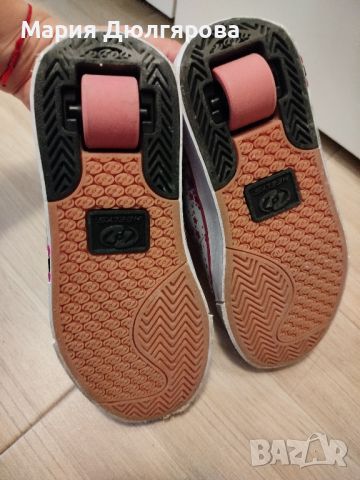 Обувки с колелца за момиче Heelys, 35 номер, снимка 2 - Детски маратонки - 45874698