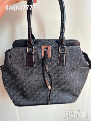 Дамска чанта, снимка 2 - Чанти - 54215873