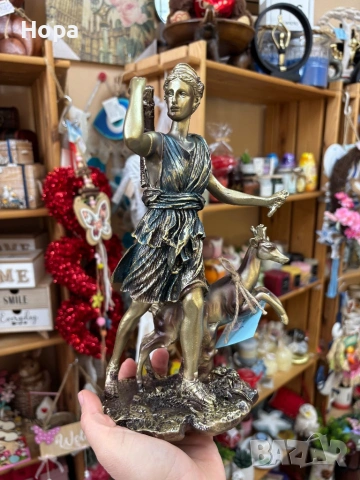 Статуетка на Диана 🏹🌙 Римската богиня на лова, дивата природа и Луната , снимка 6 - Статуетки - 53624585