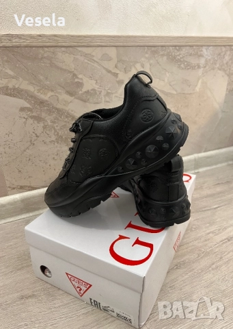 Сникърси Guess, снимка 5 - Маратонки - 52356477