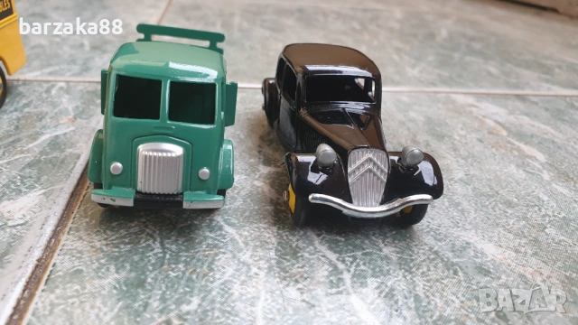 4 броя Играчки Dinky Toys China, снимка 4 - Колекции - 54269354