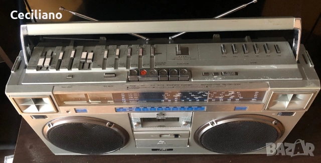 Радиокасетофон JVC M70L -истински Boombox Ghettoblaster !, снимка 5 - Радиокасетофони, транзистори - 53324096