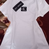 Дамска бяла тениска , снимка 1 - Тениски - 45172181