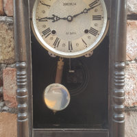 Стенен часовник месечен, снимка 1 - Антикварни и старинни предмети - 45055652