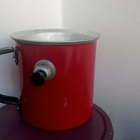 червена млековарка от соц -1л, снимка 3 - Съдове за готвене - 42243604