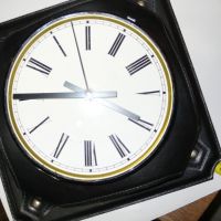 Немски стенен часовник, снимка 1 - Антикварни и старинни предмети - 45372837