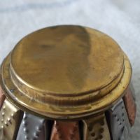 Малка кутийка Месинг и седеф, снимка 3 - Антикварни и старинни предмети - 45713628