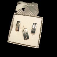 Сребърен комплект обеци с медальон с подаръчна кутийка, снимка 4 - Бижутерийни комплекти - 45201023