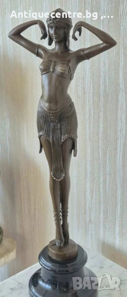 Голяма , бронзова скулптура в стил Ар Деко.
, снимка 1