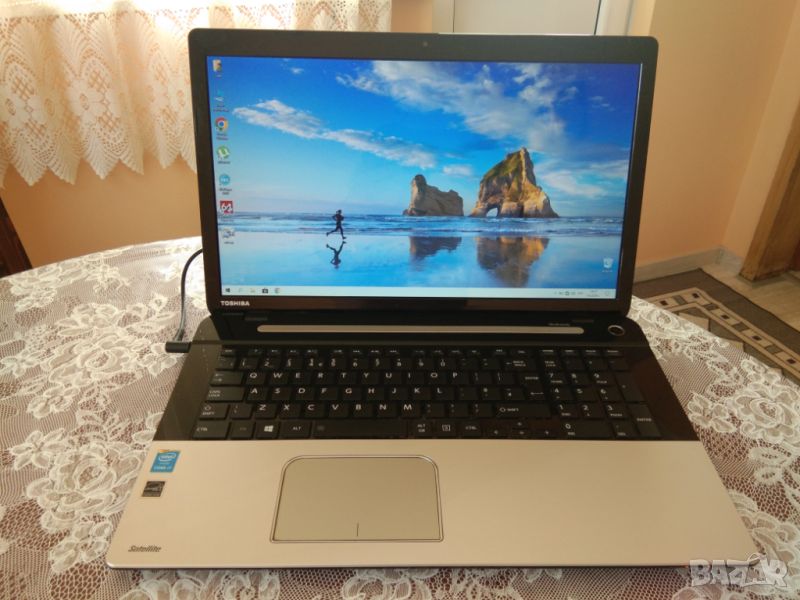 Лаптоп Toshiba Satellite L70-B, снимка 1