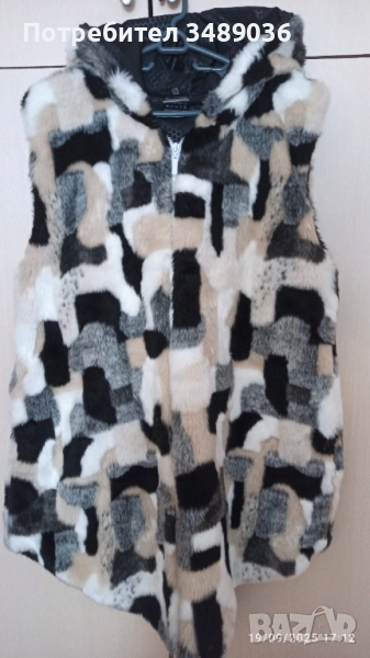 Дамски елек с качулка. Българско производство., снимка 1