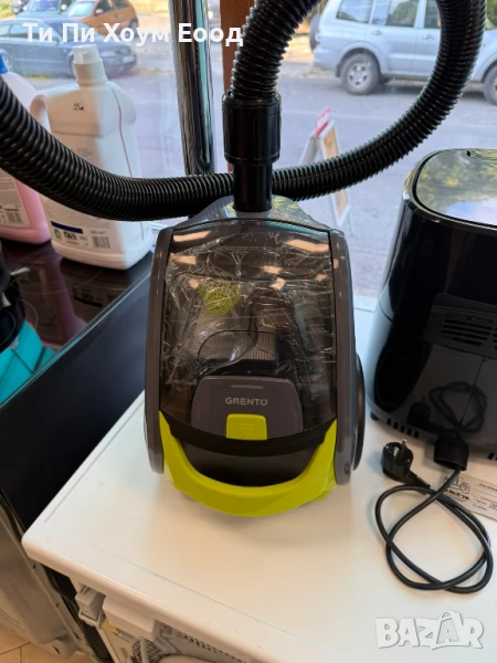 Прахосмукачка без торба Grento VC-A700, 700W, 1.5 л., Цвят черен/зелен, снимка 1