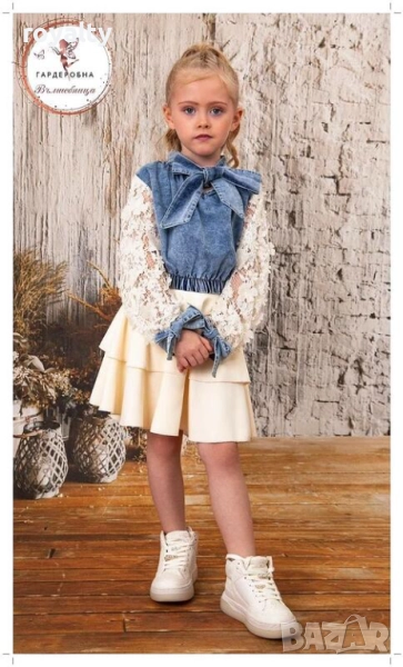 Детски комплект от дънкена блуза с ефектни дълги ръкави и пола, снимка 1