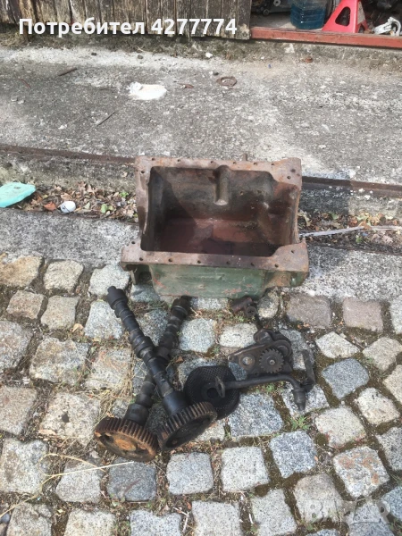 Продавам картер ,два разпределителни вала .маслена помпа иангренажен кожух за три цилиндров двигател, снимка 1