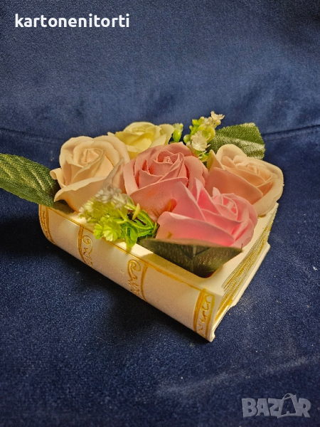 Книга със сапунени цветя подходящи за учители за края на учебната година , снимка 1