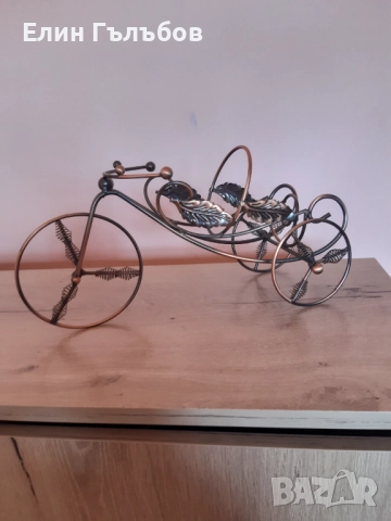 Стойка (поставка) за бутилка колело (триколка), ръчно изработена 