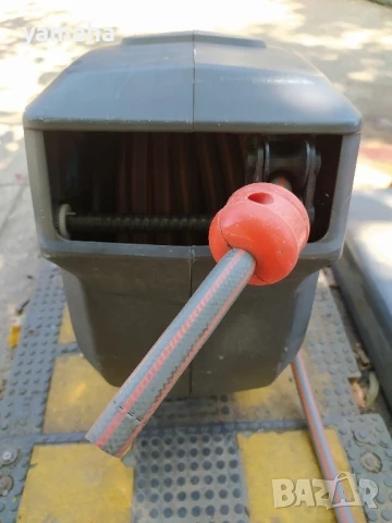 Стенна макара с маркуч Gardena 15m, снимка 3 - Напояване - 50805456