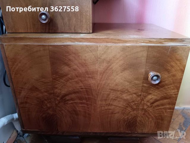 Дървен нощен шкаф, снимка 1 - Шкафове - 45890605