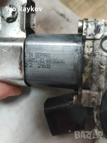 Заден ,ляв мотор за стъкло за BMW 5 (E60) , Е61 , снимка 3 - Части - 51231306