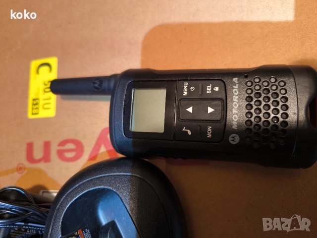 Motorola walkie talkie радиостанция TLKR , снимка 3 - Друга електроника - 51627820