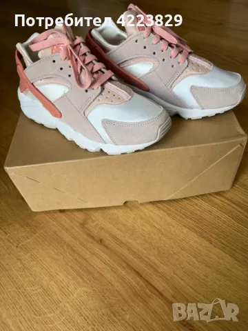 Нови маратонки Nike Air Huarache, 38 номер, снимка 5 - Маратонки - 47130143