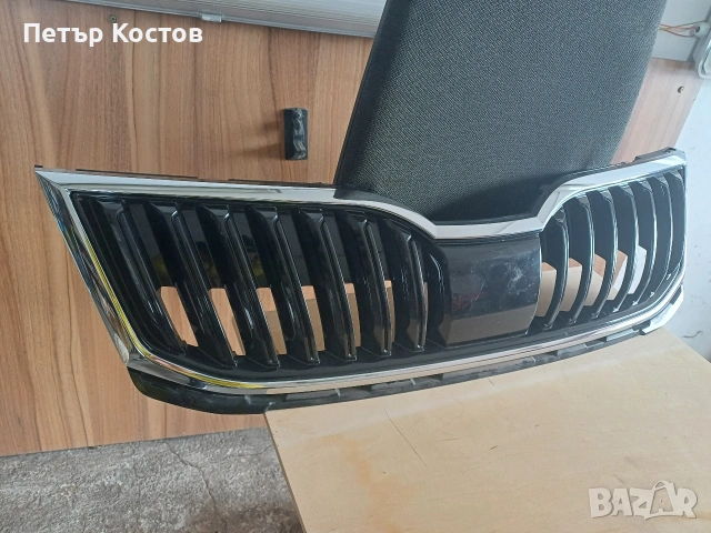 Предна Решетка грил Октавия 3, снимка 2 - Части - 53572902