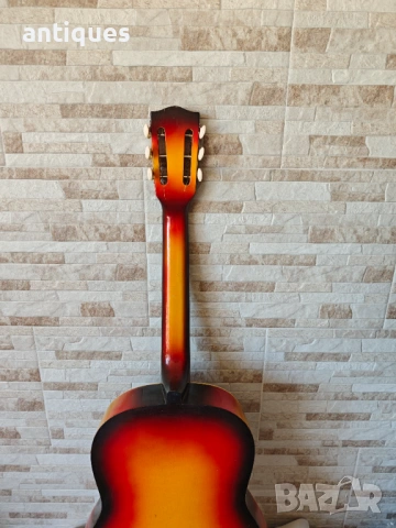 Класическа акустична китара от соц-а - Орфей, снимка 6 - Китари - 54252610