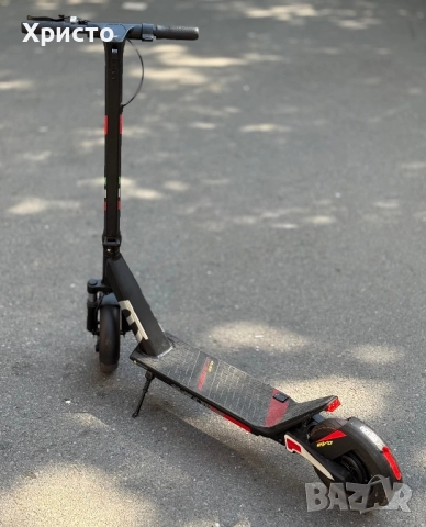 Електрическа тротинетка Aprilia ESR2 Evo, 500W, Автономност 50 км , снимка 5 - Мотоциклети и мототехника - 51692123