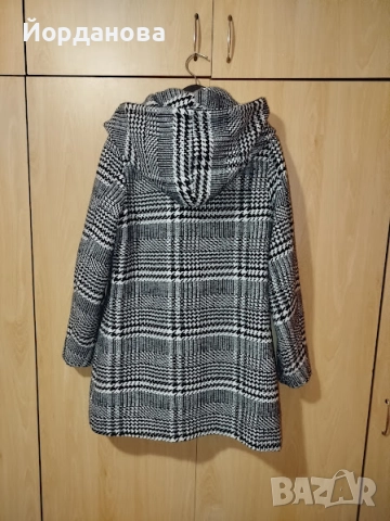 Дамско палто с качулка, снимка 3 - Палта, манта - 52829156
