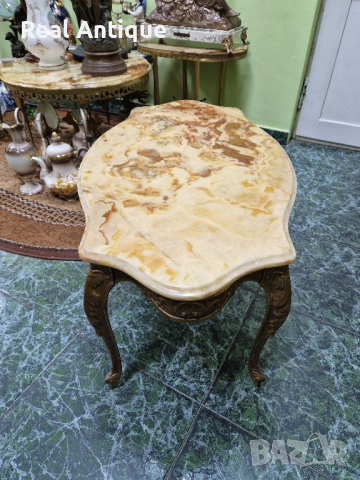 Уникална антикварна френска бронзова маса с плот от оникс , снимка 3 - Антикварни и старинни предмети - 44967576
