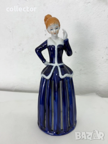 Порцеланова фигура на момиче / салфетник. №7589, снимка 2 - Колекции - 52318119