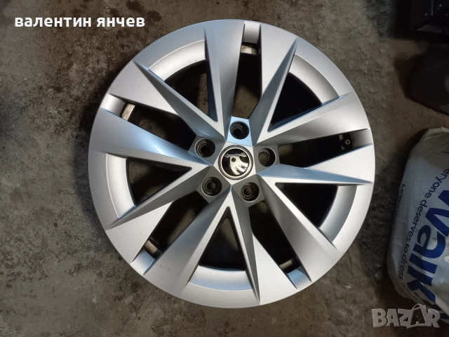Джанти Шкода 5х112 17, снимка 2 - Гуми и джанти - 54245614