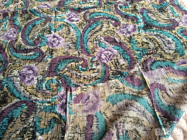 Плат 155Х90см., снимка 4 - Платове и дамаски - 53917375