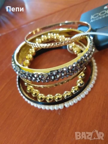 Комплект гривни