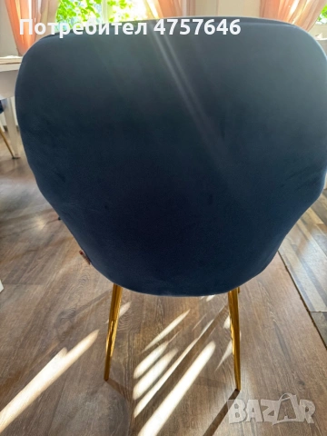 🪑 Луксозен велурен стол – тъмносин с златни крАка