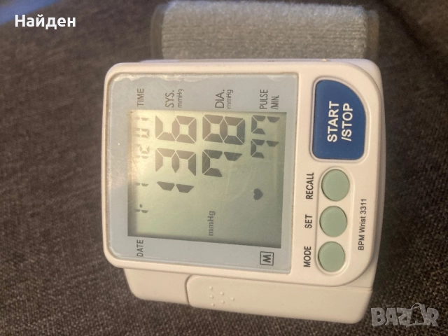 Апарат за кръвно налягане за китка