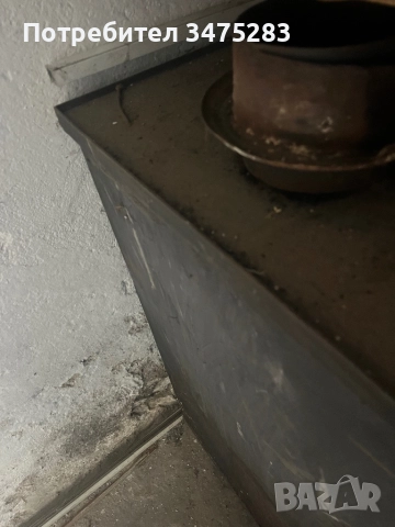 Камина етажна запазена.