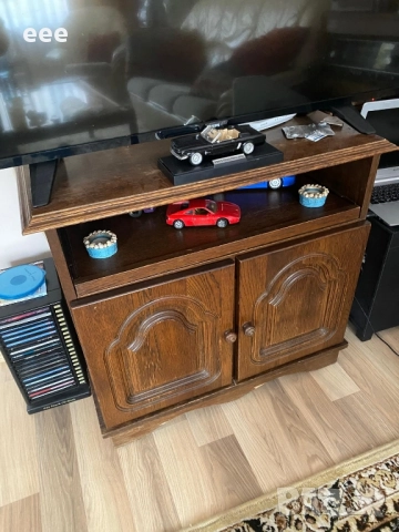 Дървен ТВ шкаф 