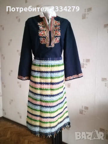 Стар сукман, изработен през 70-те години, използван от народна певица в ансамбъл за песни и танци, снимка 9 - Други ценни предмети - 51550319