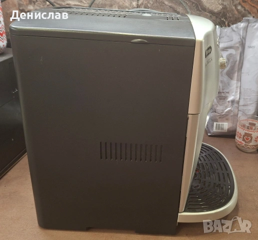 Кафеавтомат/Кафемашина Delonghi Magnifica , снимка 6 - Кафемашини - 53980784