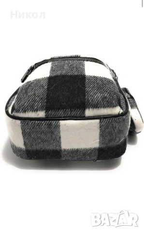 Малка раница Guess, снимка 5 - Раници - 53579054