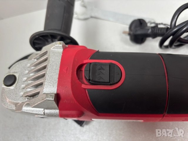 Перфектен! Ъглошлайф RAIDER RD-AG35 / 750 W 125 mm /, снимка 5 - Ъглошлайфи - 52802540