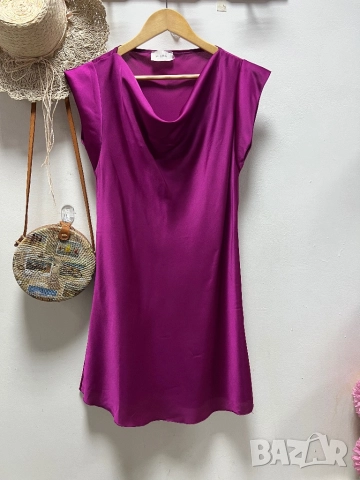 Сатенена рокля, снимка 1