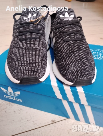 Маратонки Adidas, снимка 3 - Маратонки - 53807378