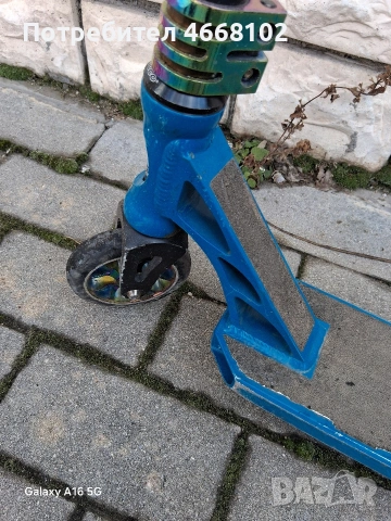 Употребявана тротинетка Slamm, снимка 10 - Скейтборд, ховърборд, уейвборд - 53442492