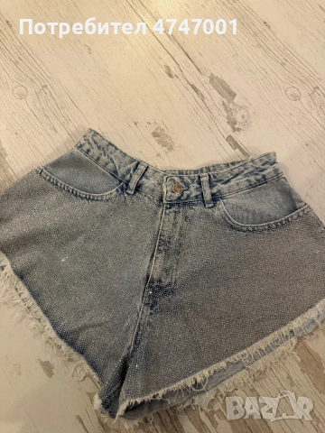 Къси панталони с камъни